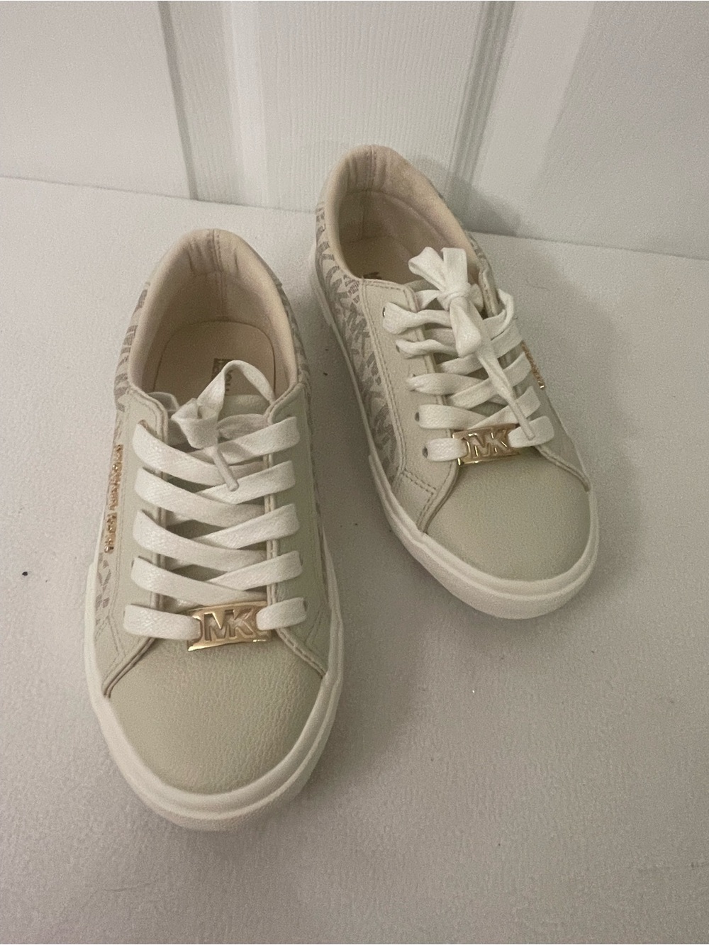 Michael Kors White and Gold Logo Low-Top Sneakers, Sz 13